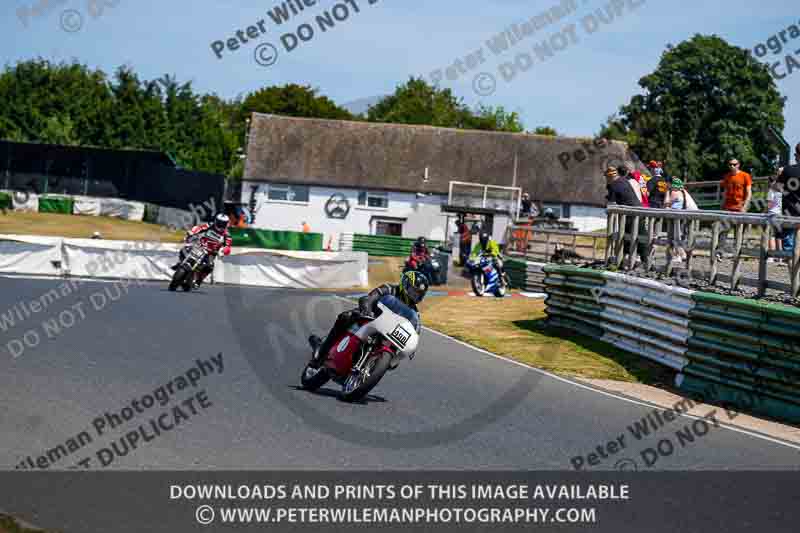 Vintage motorcycle club;eventdigitalimages;mallory park;mallory park trackday photographs;no limits trackdays;peter wileman photography;trackday digital images;trackday photos;vmcc festival 1000 bikes photographs